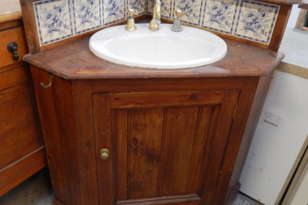 Pine stained corner vanity 700 x 700