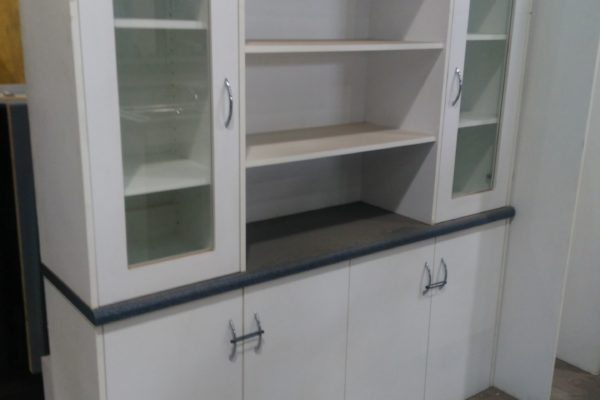 White Kitchen (2)