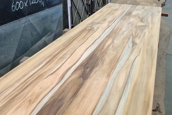 Adelaide-Rural-Salvage-Stock-2025-227